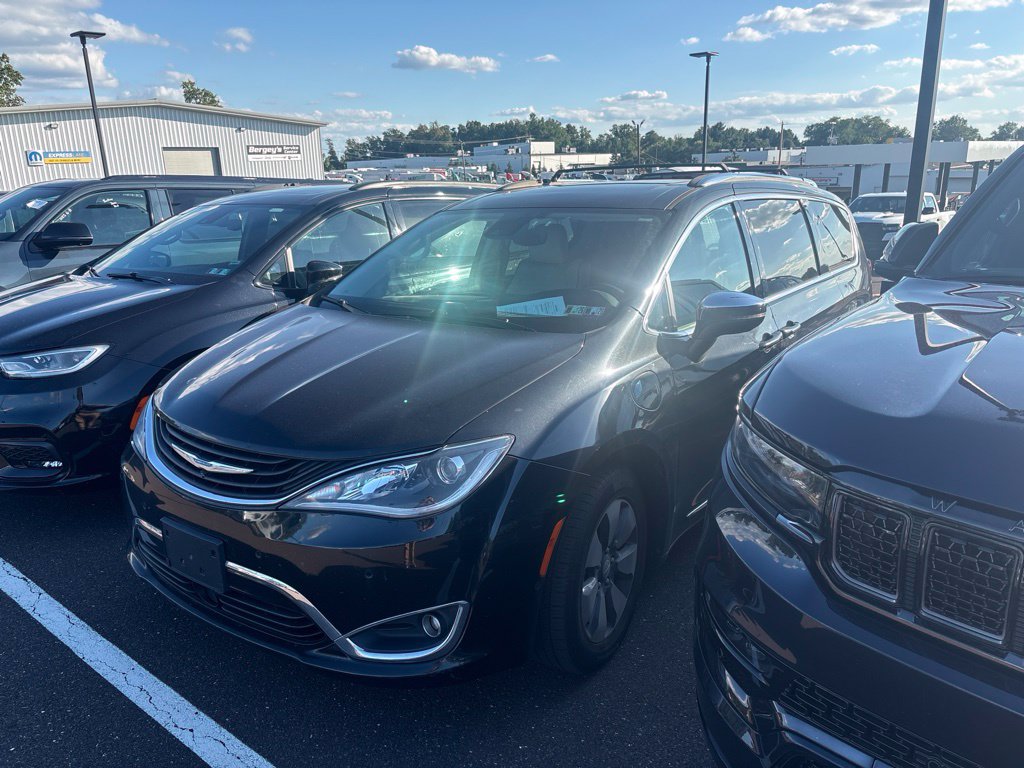 chrysler pacifica hybrid 2017 2C4RC1N70HR665797 image chrysler pacifica hybrid 2017 2C4RC1N70HR665797 image